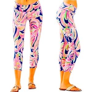 Lilly Pulitzer Luxletic Weekender Crop Leggings Size Small Banana Flambé. 2